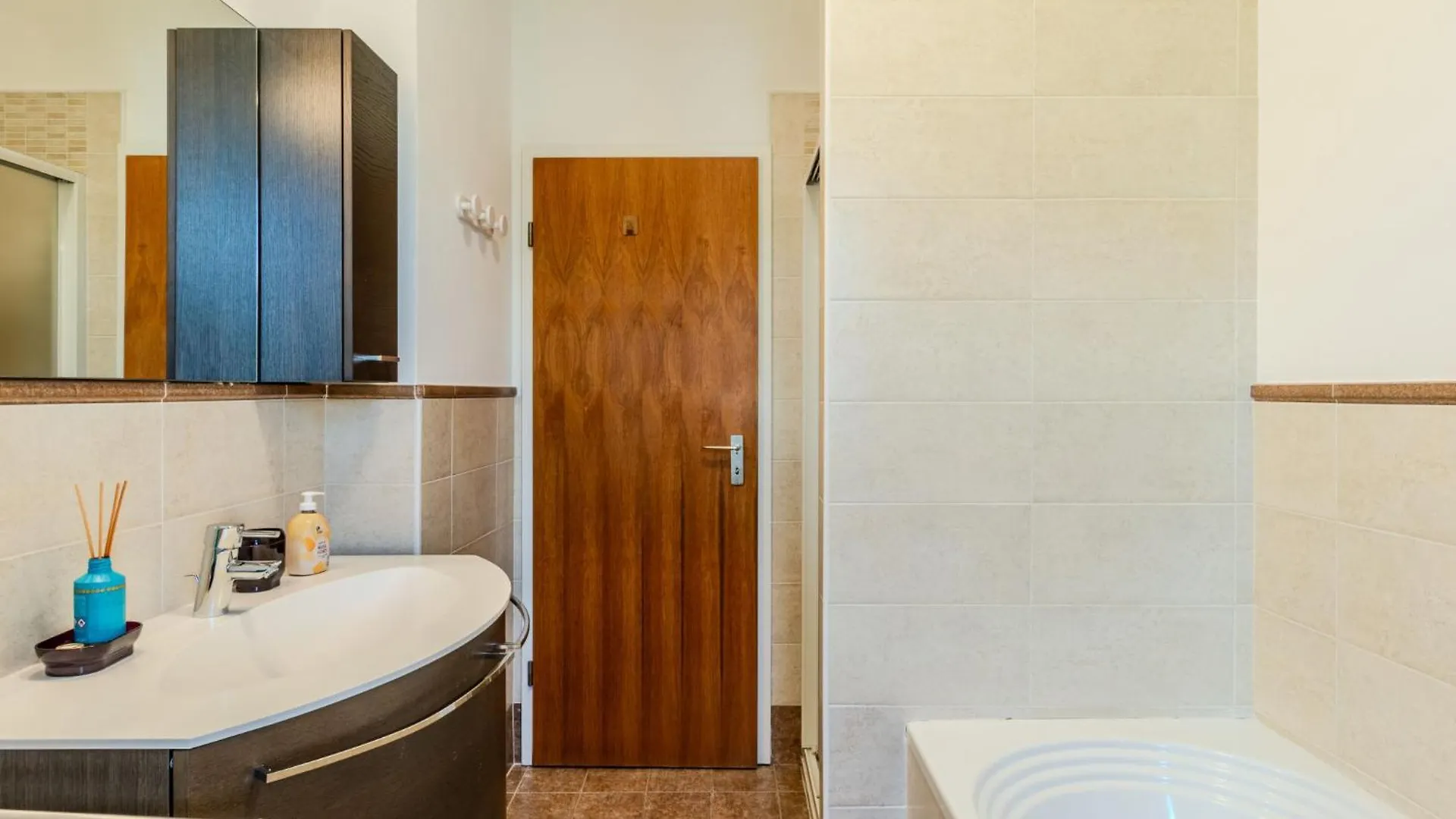 Apartment Domaso Central Apartment By Interhome Vercana イタリア