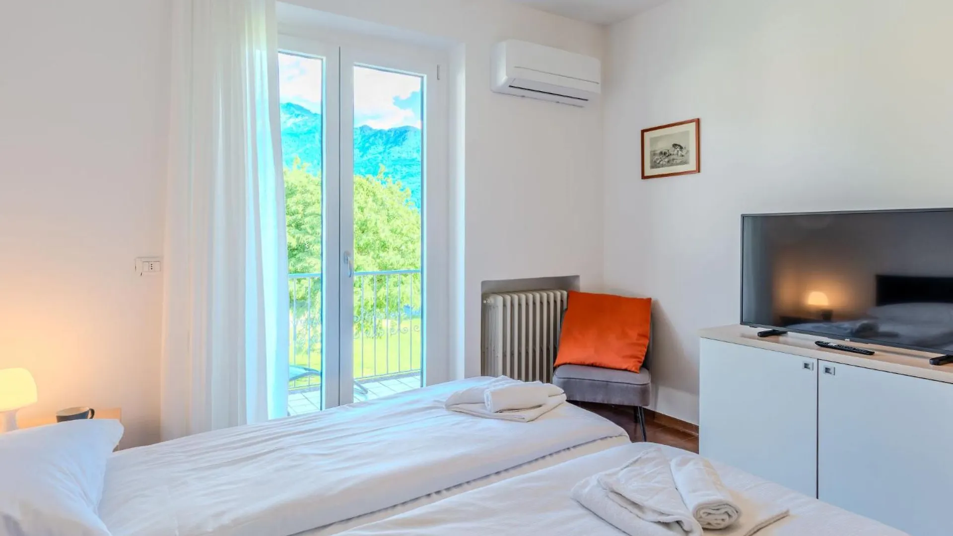 Apartment Domaso Central Apartment By Interhome Vercana İtalya